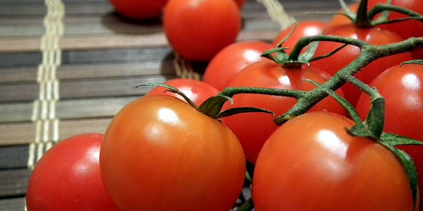 Импорт яблок и томатов из Азербайджана запрещен